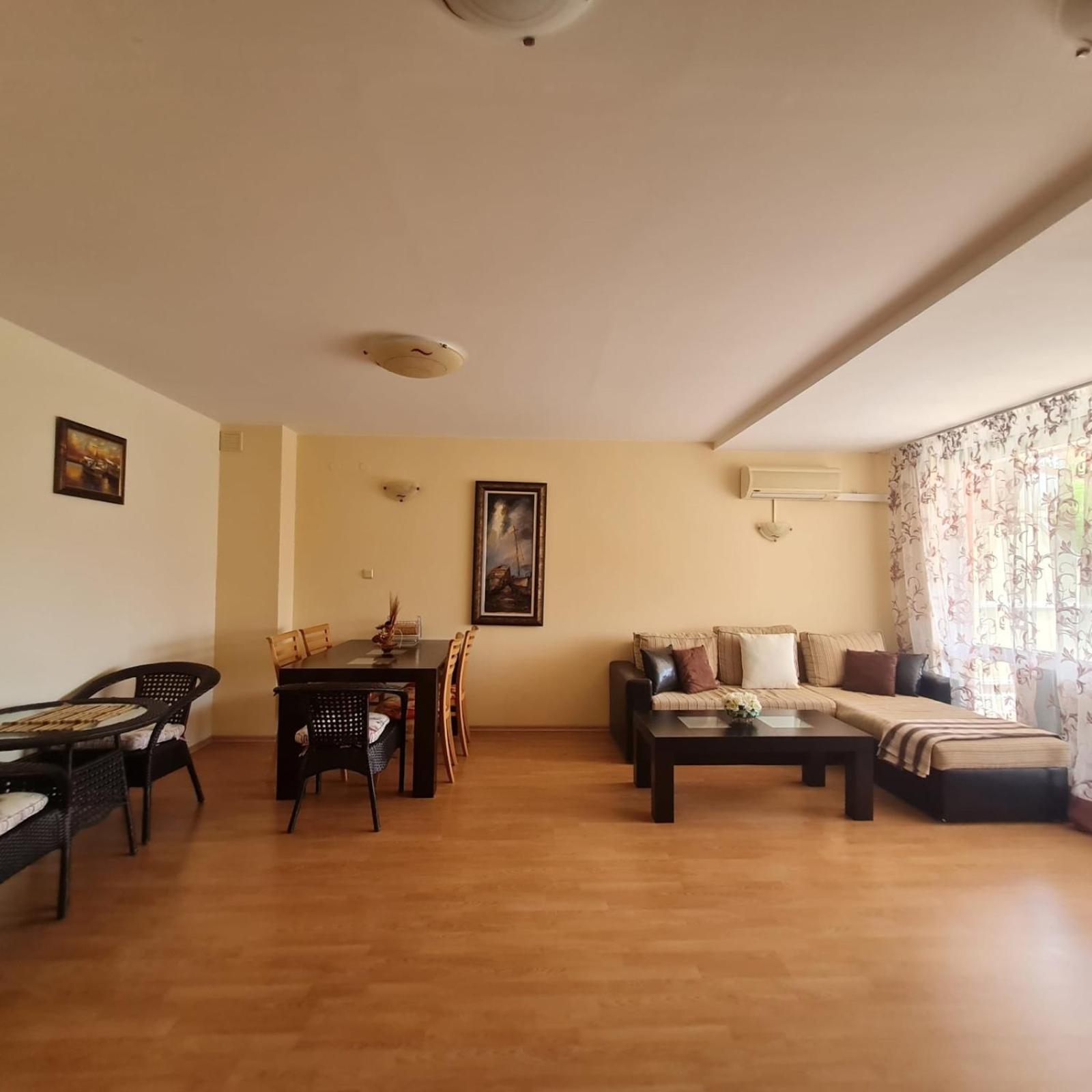 Sunny Fort Apartments Pantai Sunny Bagian luar foto