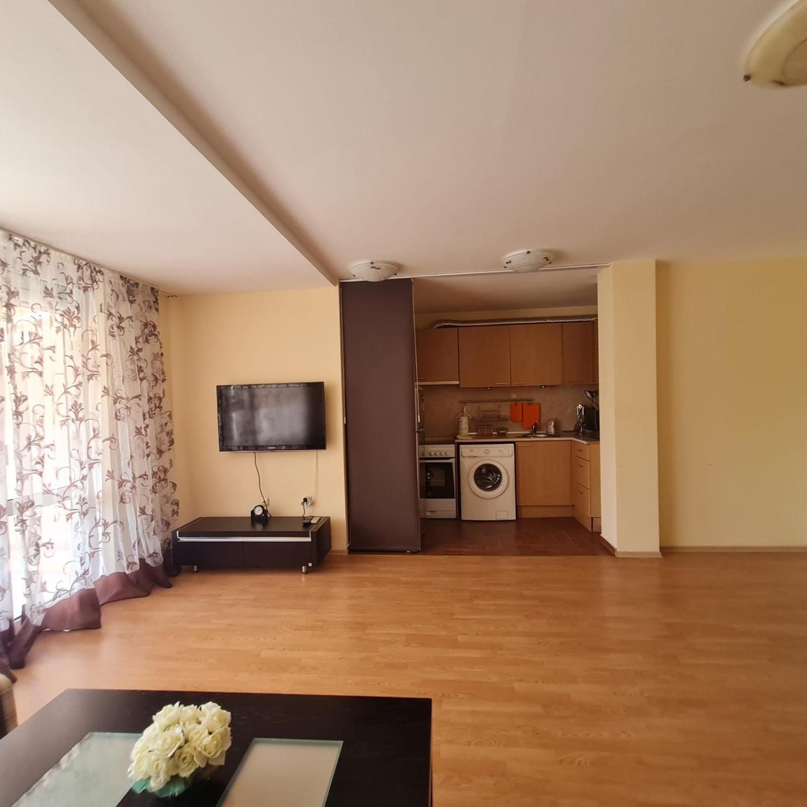 Sunny Fort Apartments Pantai Sunny Bagian luar foto