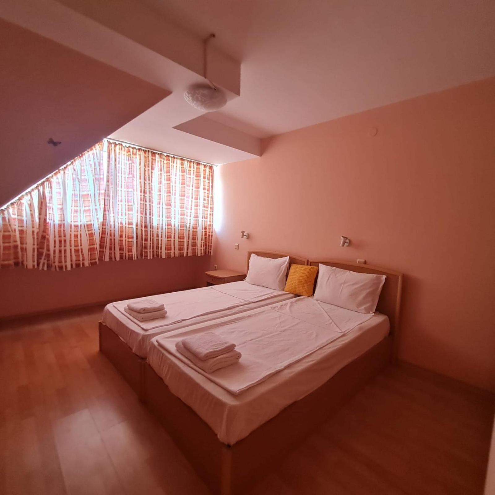 Sunny Fort Apartments Pantai Sunny Bagian luar foto