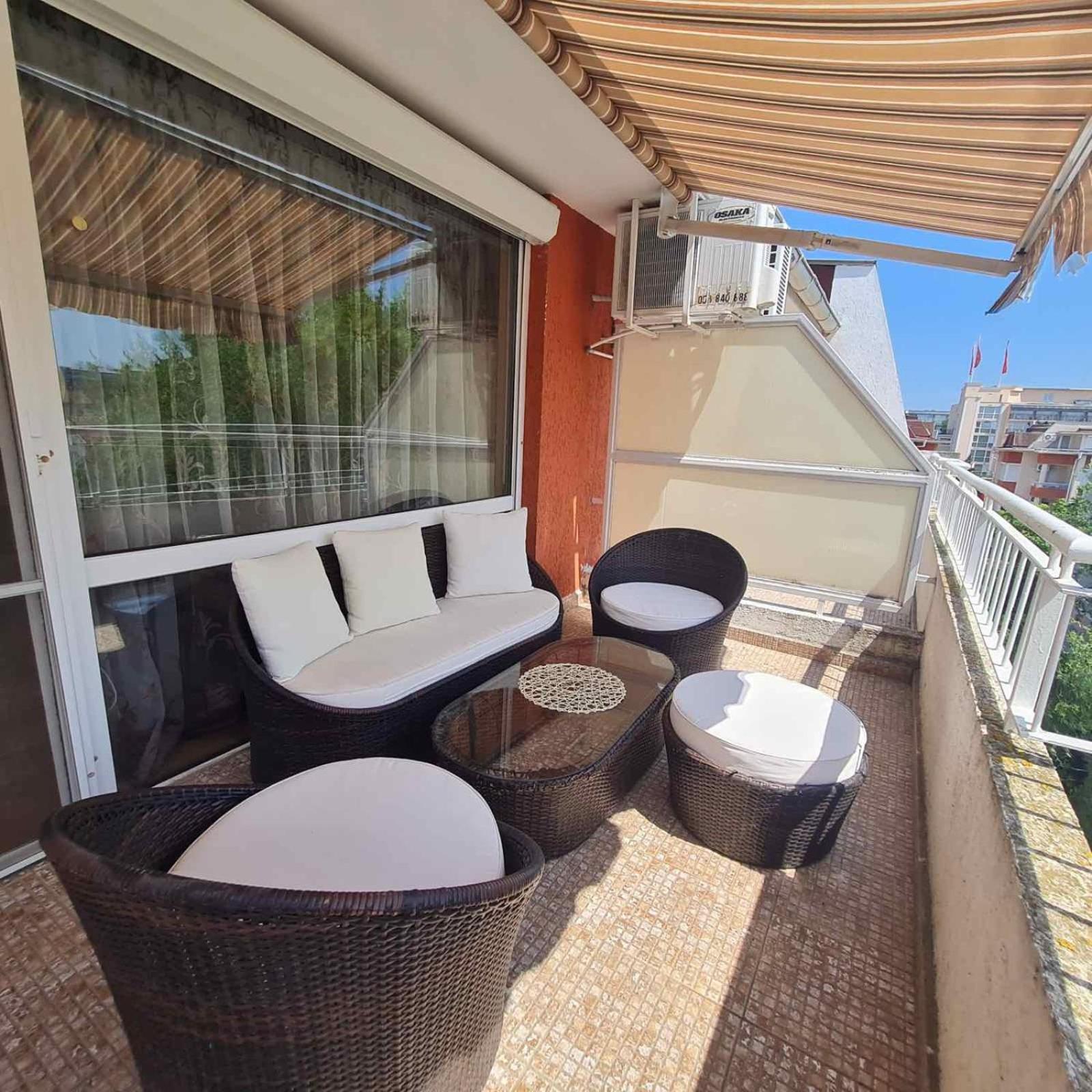 Sunny Fort Apartments Pantai Sunny Bagian luar foto