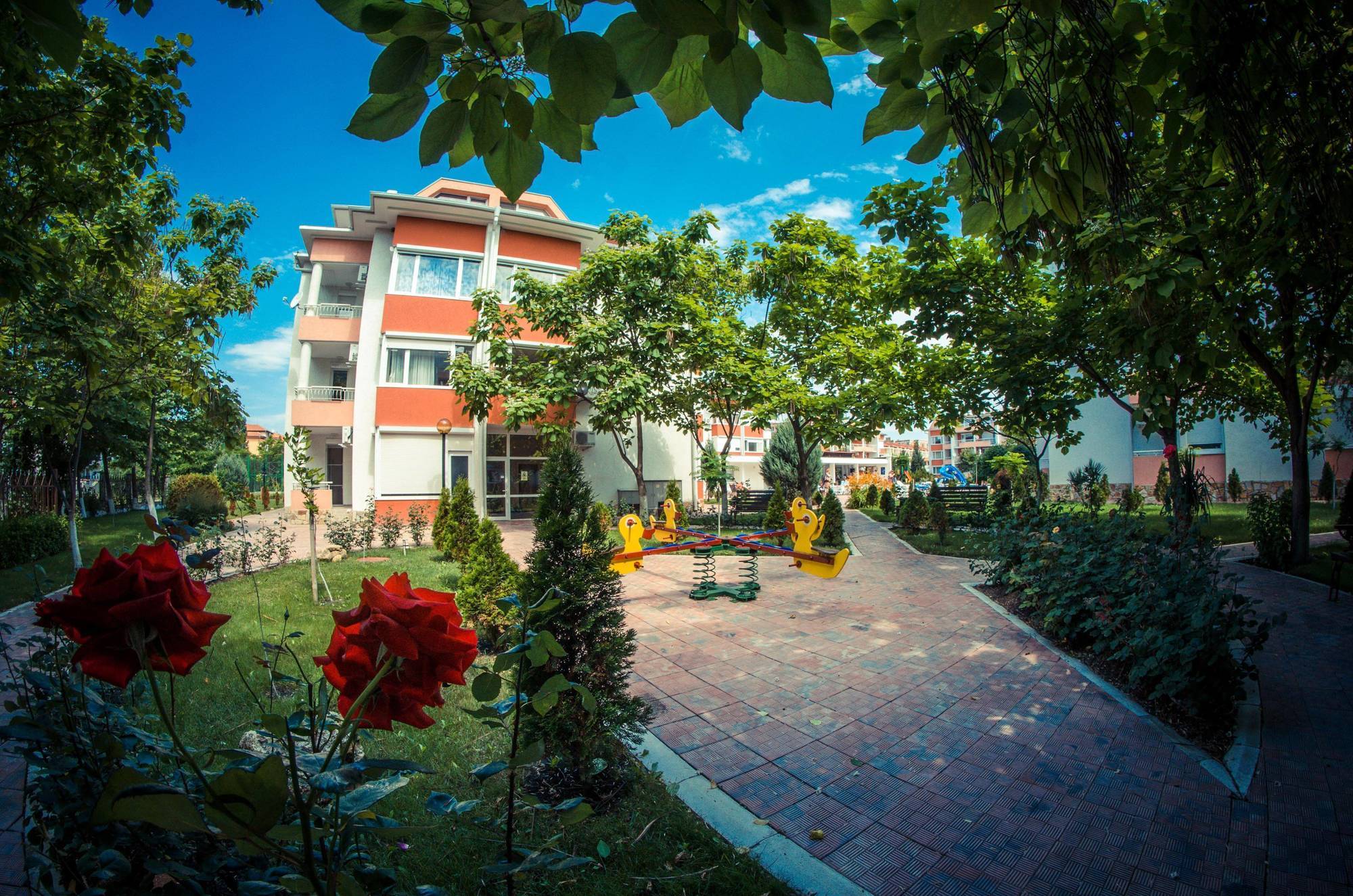 Sunny Fort Apartments Pantai Sunny Bagian luar foto