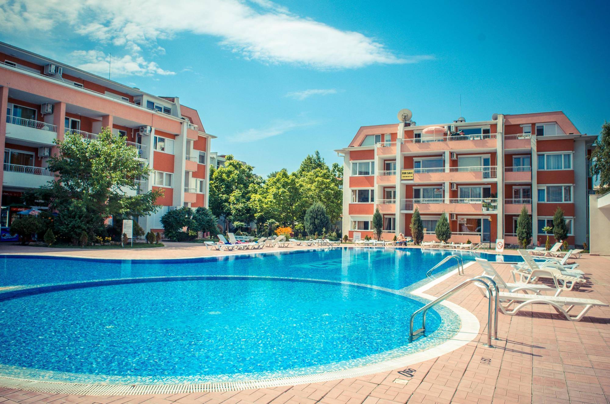 Sunny Fort Apartments Pantai Sunny Bagian luar foto